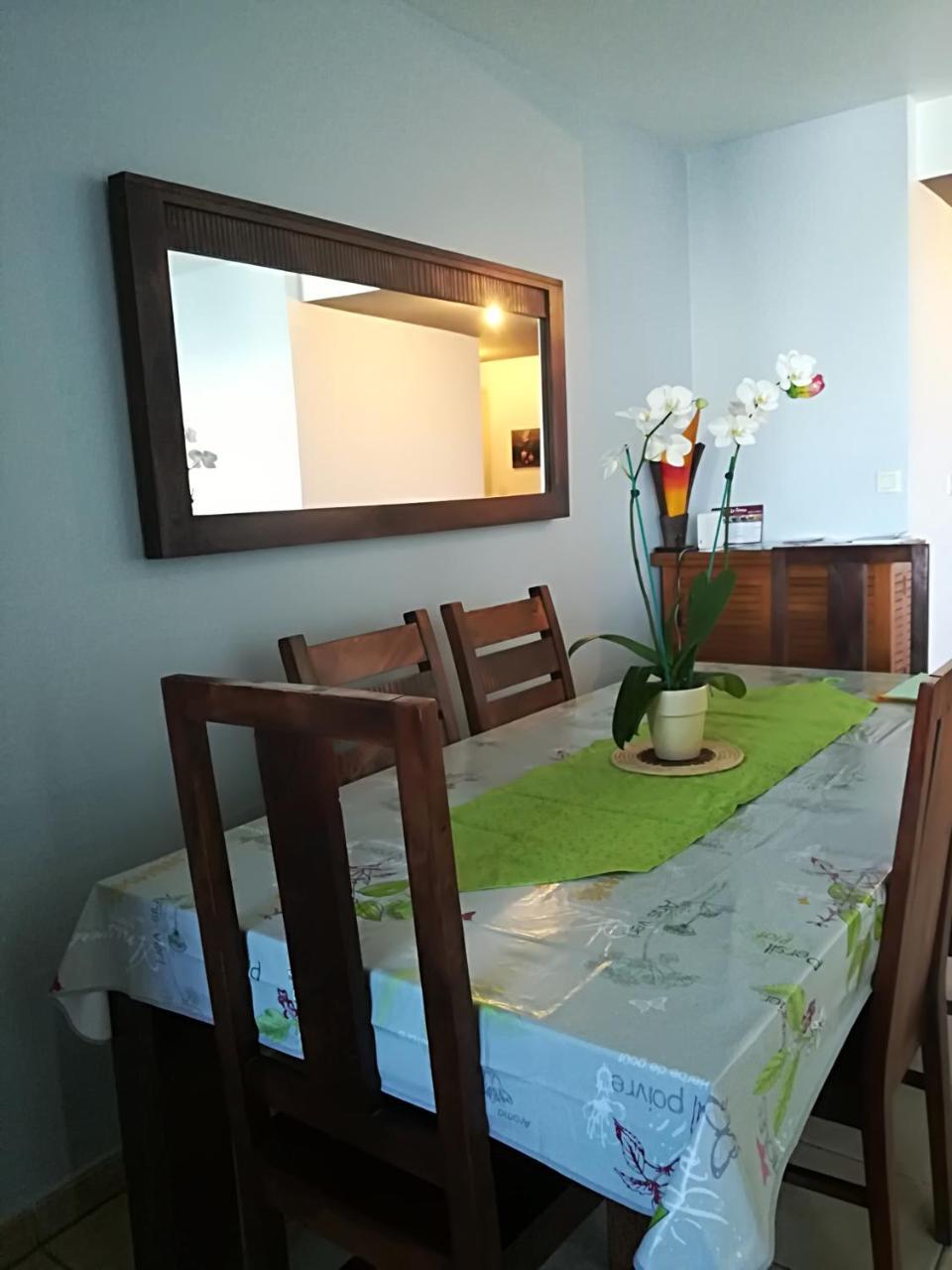 Appartement Meuble De Tourisme Saint Pierre Exteriér fotografie